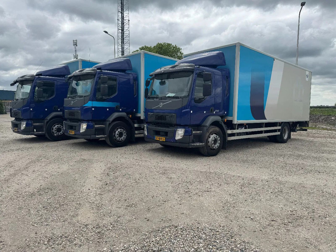 Volvo FL 250 4X2 EURO 6 CARGO LOCK + DHOLLANDIA LIFT T - Грузовик с закрытым кузовом: фото 1 Volvo FL 250 4X2 EURO 6 CARGO LOCK + DHOLLANDIA LIFT T - Грузовик с закрытым кузовом: фото 1