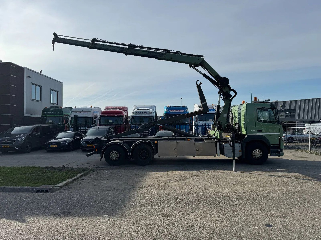 Volvo FM 370 6X2 VDL 21T + HIAB 211 + REMOTE CONTROL - Крюковой мультилифт, Автоманипулятор: фото 5 Volvo FM 370 6X2 VDL 21T + HIAB 211 + REMOTE CONTROL - Крюковой мультилифт, Автоманипулятор: фото 5