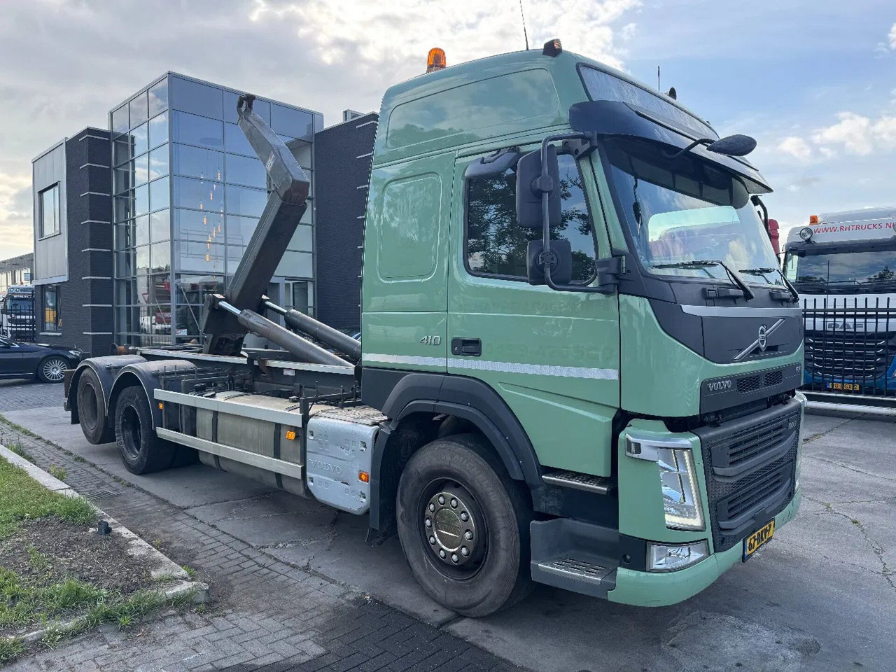 Volvo FM 410 6X2 EURO 6 VDL 21T HOOK - Крюковой мультилифт: фото 2 Volvo FM 410 6X2 EURO 6 VDL 21T HOOK - Крюковой мультилифт: фото 2