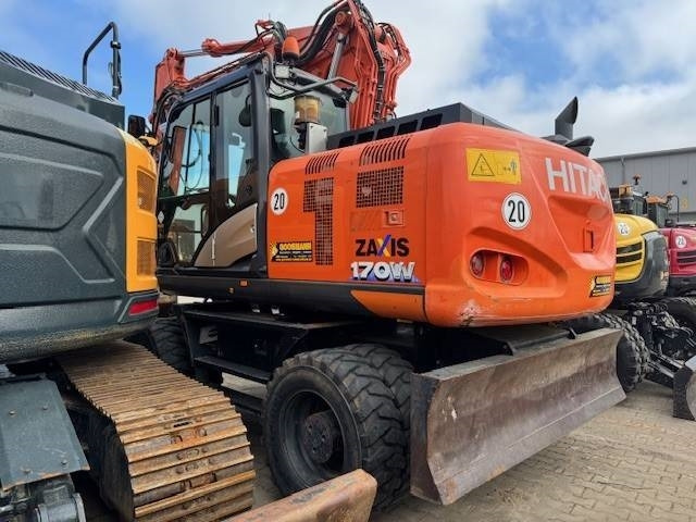 Hitachi ZX 170 W - Колёсный экскаватор: фото 3 Hitachi ZX 170 W - Колёсный экскаватор: фото 3