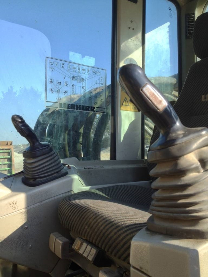 Гусеничный экскаватор LIEBHERR R 974B HD: фото 7 Гусеничный экскаватор LIEBHERR R 974B HD: фото 7