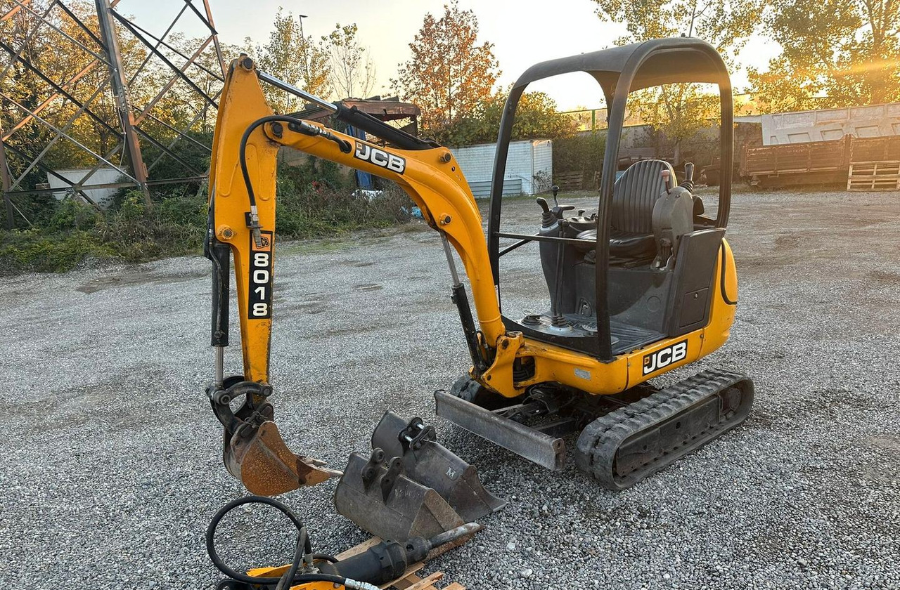 Mini escavatore Jcb 18 quintali - Мини-экскаватор: фото 2 Mini escavatore Jcb 18 quintali - Мини-экскаватор: фото 2