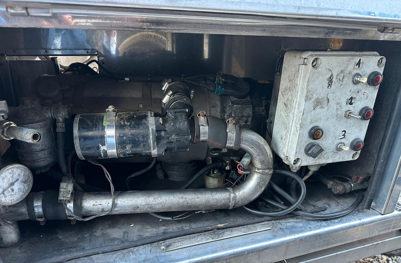 Semirimorchio cisterna Feldbinder - Полуприцеп-цистерна: фото 5 Semirimorchio cisterna Feldbinder - Полуприцеп-цистерна: фото 5