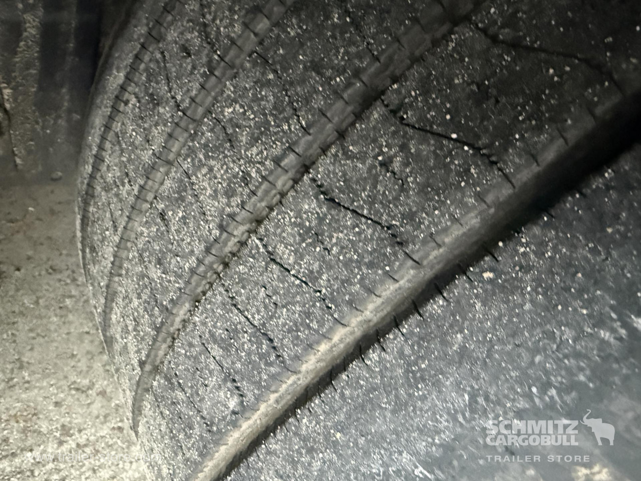 KRONE Curtainsider Mega - Тентованный полуприцеп: фото 4 KRONE Curtainsider Mega - Тентованный полуприцеп: фото 4