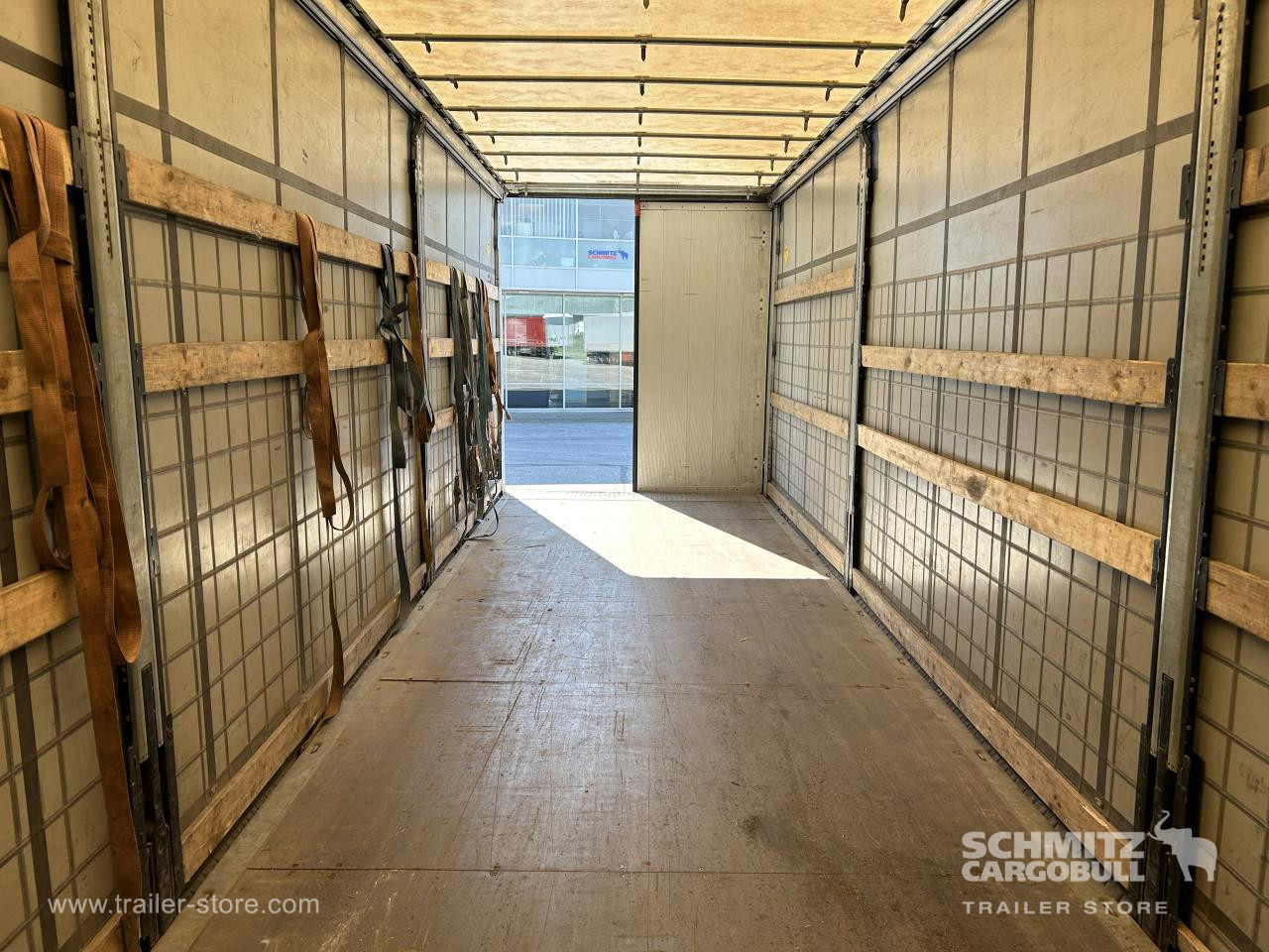 SCHMITZ Curtainsider Standard - Тентованный полуприцеп: фото 2 SCHMITZ Curtainsider Standard - Тентованный полуприцеп: фото 2