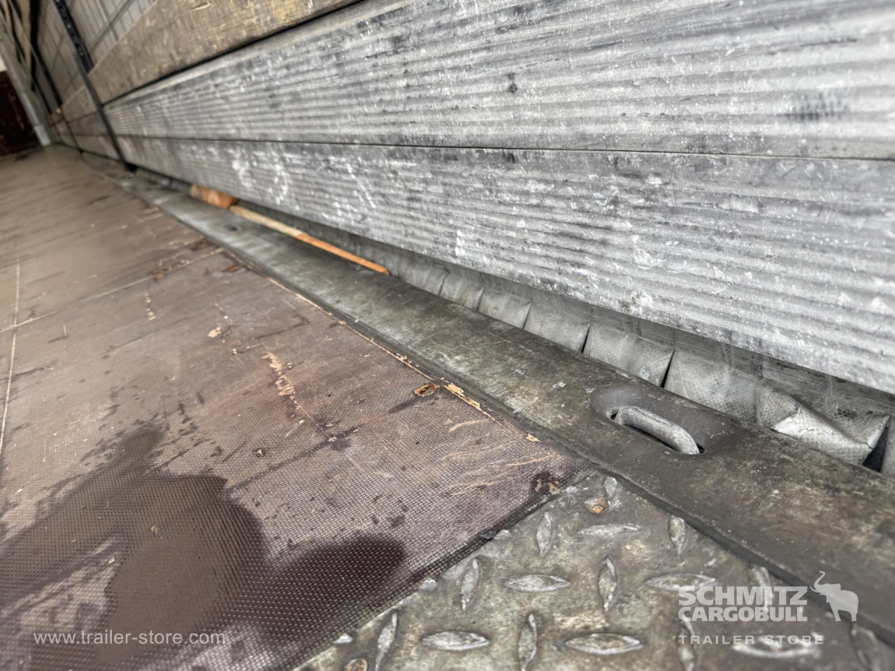 SCHMITZ Curtainsider Standard - Тентованный полуприцеп: фото 2 SCHMITZ Curtainsider Standard - Тентованный полуприцеп: фото 2