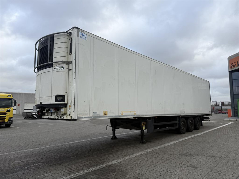 Schmitz Cargobull 33 pl. Dobbelt compartment - Полуприцеп-рефрижератор: фото 1 Schmitz Cargobull 33 pl. Dobbelt compartment - Полуприцеп-рефрижератор: фото 1