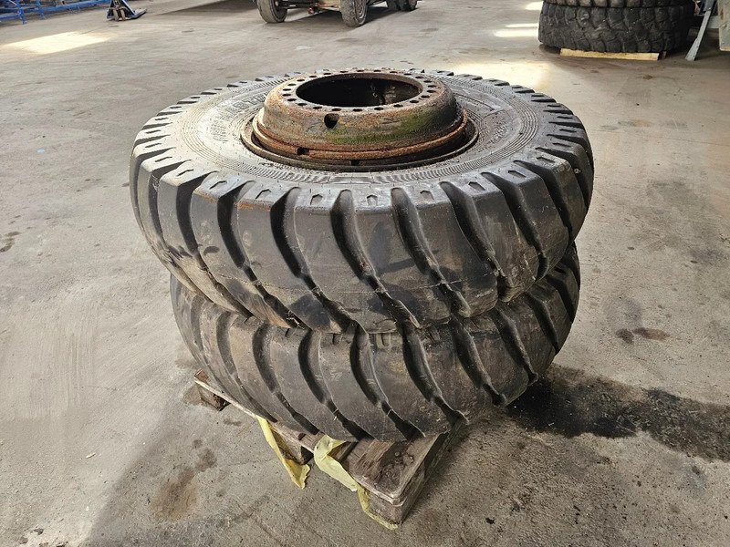 Grip Master 14.00-24 - Шина для Грузовиков: фото 1 Grip Master 14.00-24 - Шина для Грузовиков: фото 1