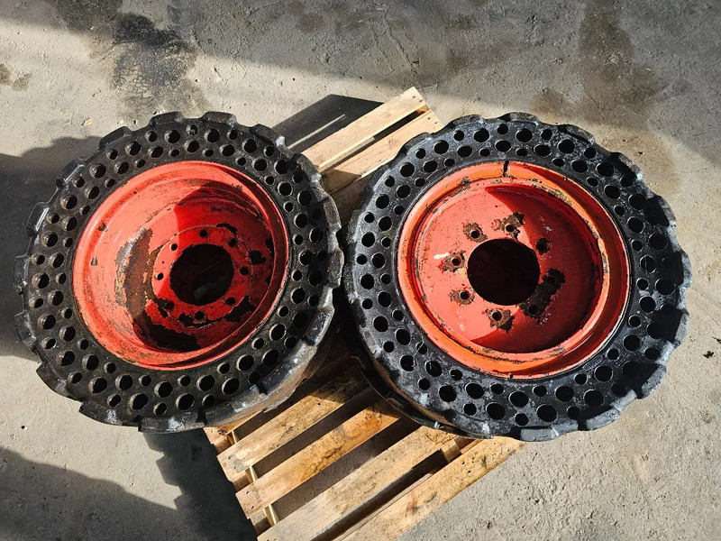 Michelin 30x10-16 - Шина для Грузовиков: фото 1 Michelin 30x10-16 - Шина для Грузовиков: фото 1