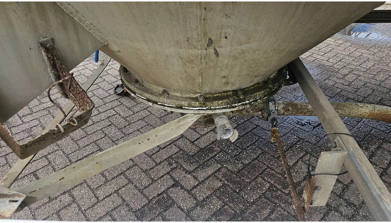 Полуприцеп-цистерна SPITZER Eurovrac Silo 43m3: фото 13 Полуприцеп-цистерна SPITZER Eurovrac Silo 43m3: фото 13