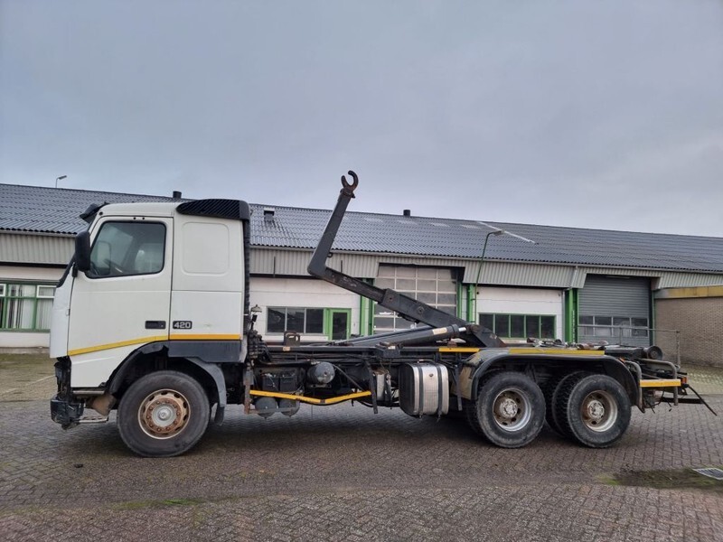 Volvo FH 12.420 6x4 - Manual Gear - STEEL/STEEL - Big Axles - PTO - Самосвал: фото 1 Volvo FH 12.420 6x4 - Manual Gear - STEEL/STEEL - Big Axles - PTO - Самосвал: фото 1