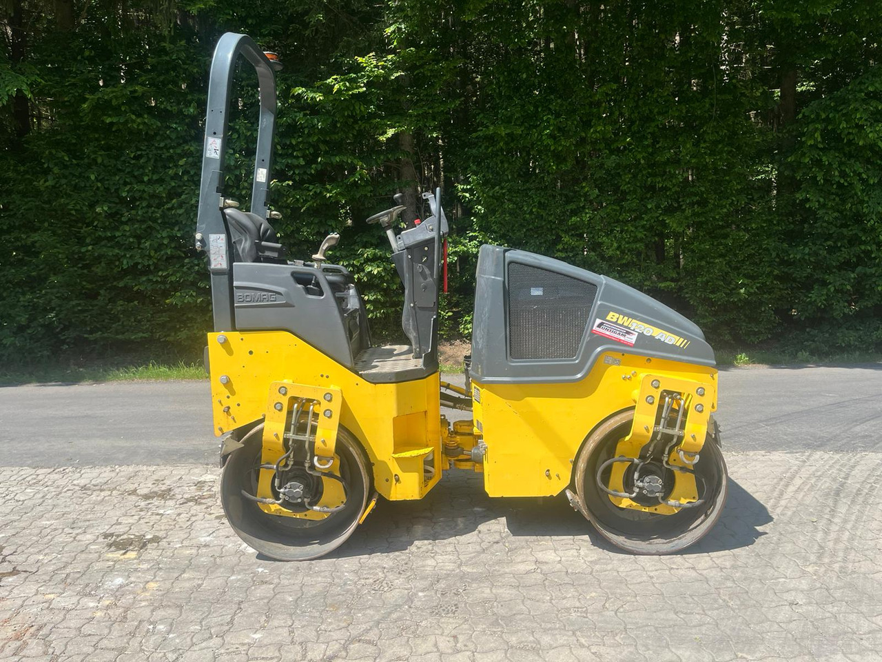 BOMAG BW 120 AD-5 - Каток тротуарный: фото 2 BOMAG BW 120 AD-5 - Каток тротуарный: фото 2