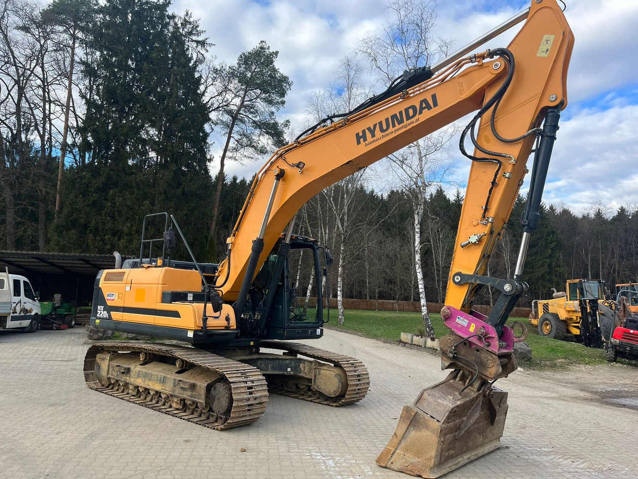 HYUNDAI HX 220 L - Гусеничный экскаватор: фото 3 HYUNDAI HX 220 L - Гусеничный экскаватор: фото 3
