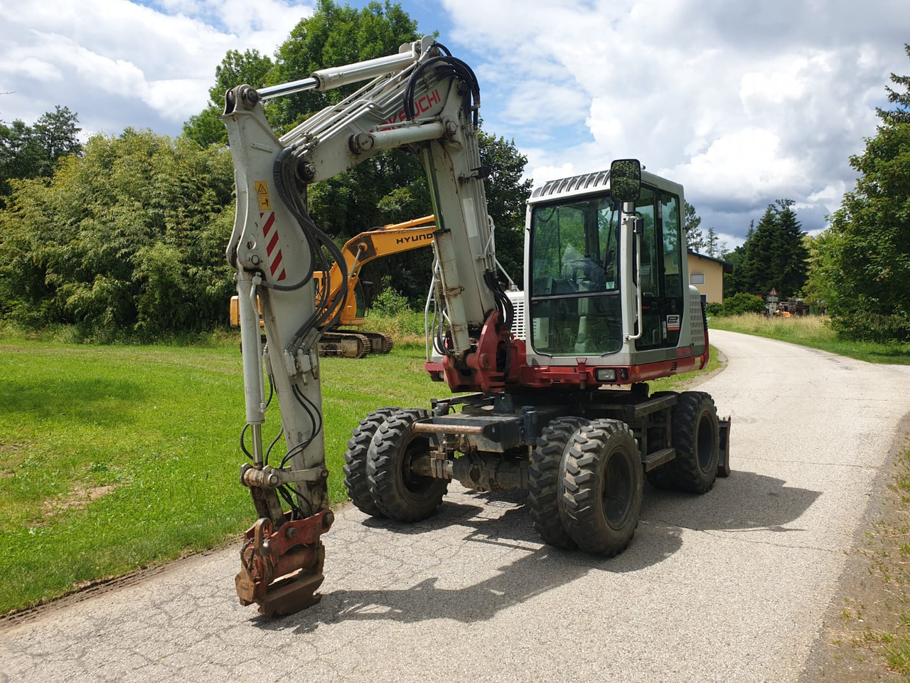 TAKEUCHI TB 175W - Колёсный экскаватор: фото 3 TAKEUCHI TB 175W - Колёсный экскаватор: фото 3