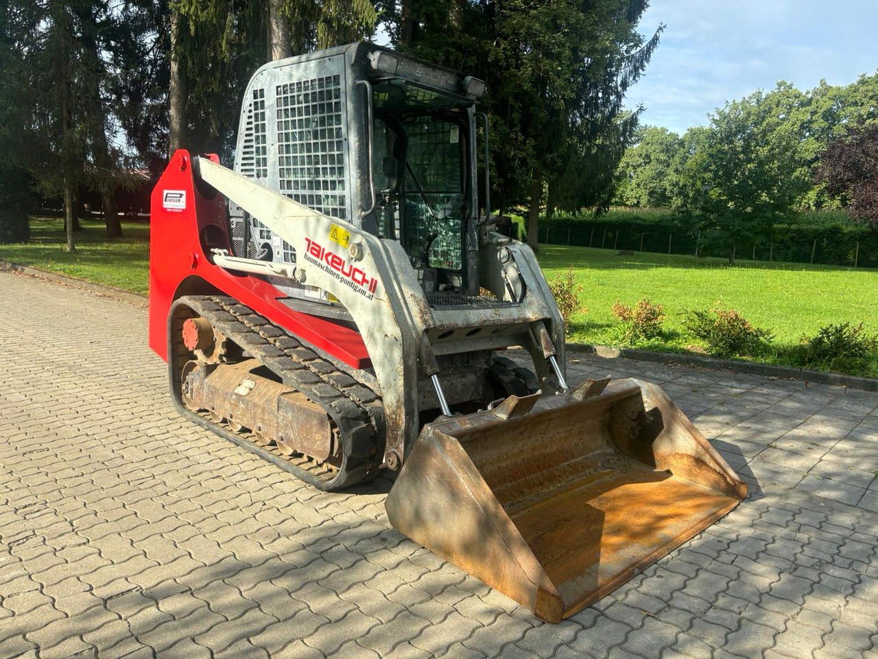 TAKEUCHI TL 230 - Мини-погрузчик с бортовым поворотом: фото 4 TAKEUCHI TL 230 - Мини-погрузчик с бортовым поворотом: фото 4