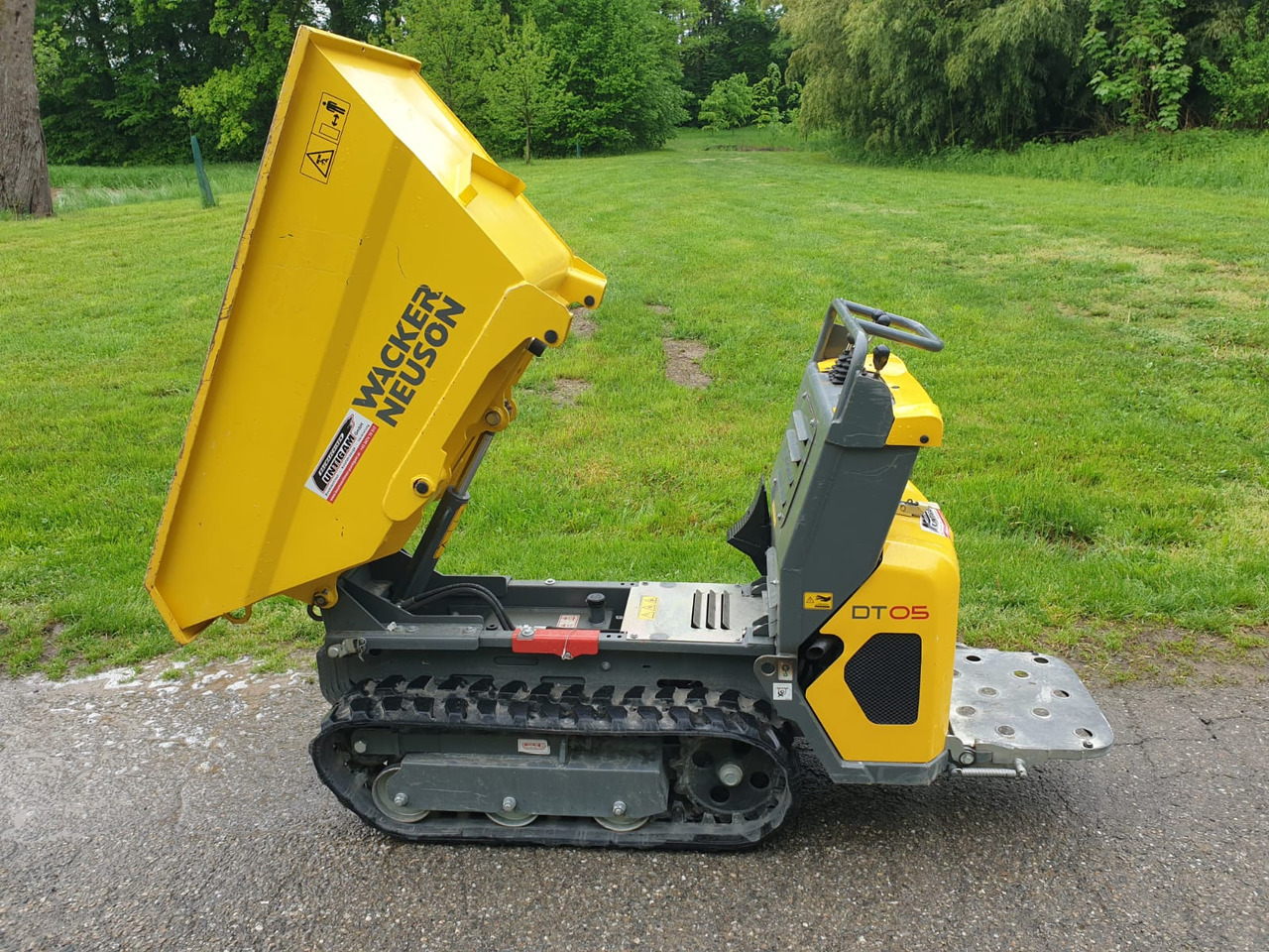 WACKER Neuson DT 05 - Гусеничный самосвал: фото 3 WACKER Neuson DT 05 - Гусеничный самосвал: фото 3