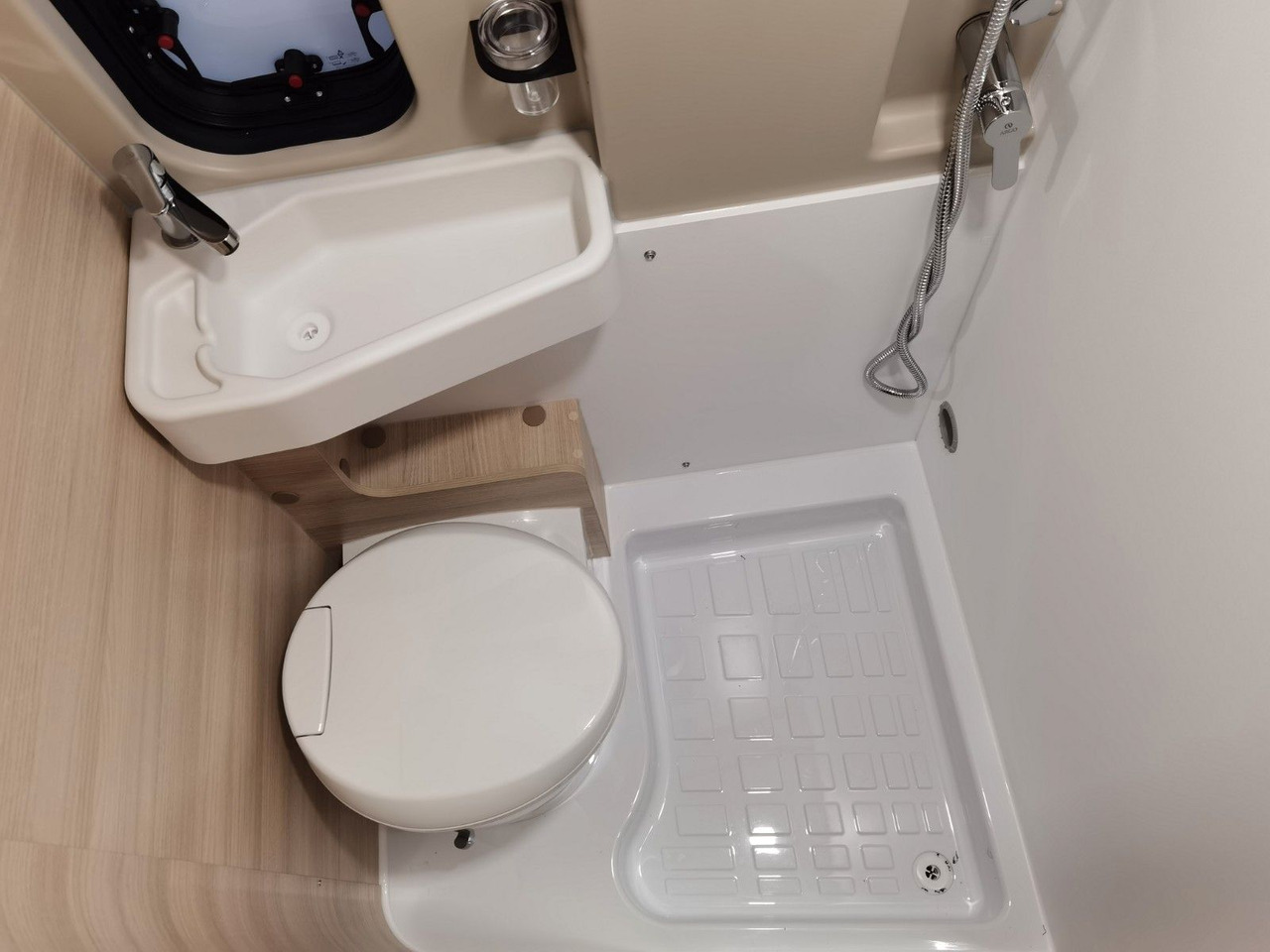 Кастенваген Chausson V594 FIRST LINE / 2026 / 140 PS/8G.AUTOMATIK: фото 20 Кастенваген Chausson V594 FIRST LINE / 2026 / 140 PS/8G.AUTOMATIK: фото 20