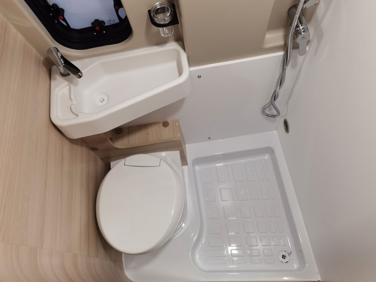 Кастенваген Chausson V594 FIRST LINE / 2026 / 140 PS/8G.AUTOMATIK: фото 21 Кастенваген Chausson V594 FIRST LINE / 2026 / 140 PS/8G.AUTOMATIK: фото 21