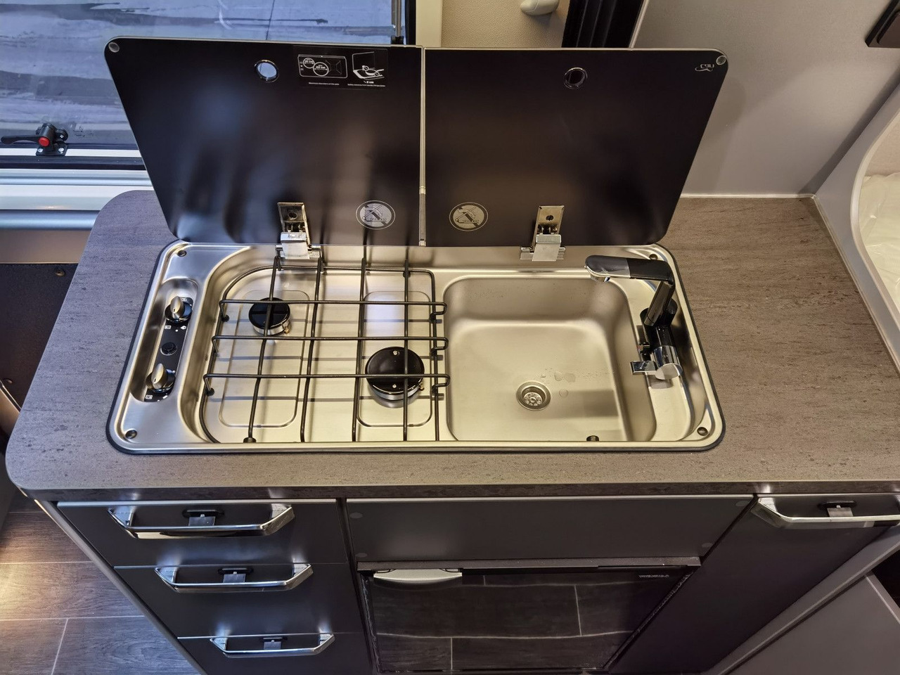 Кастенваген Weinsberg CARABUS GREY 540 MQ - EDITION FIRE /-2026-/140PS: фото 16 Кастенваген Weinsberg CARABUS GREY 540 MQ - EDITION FIRE /-2026-/140PS: фото 16