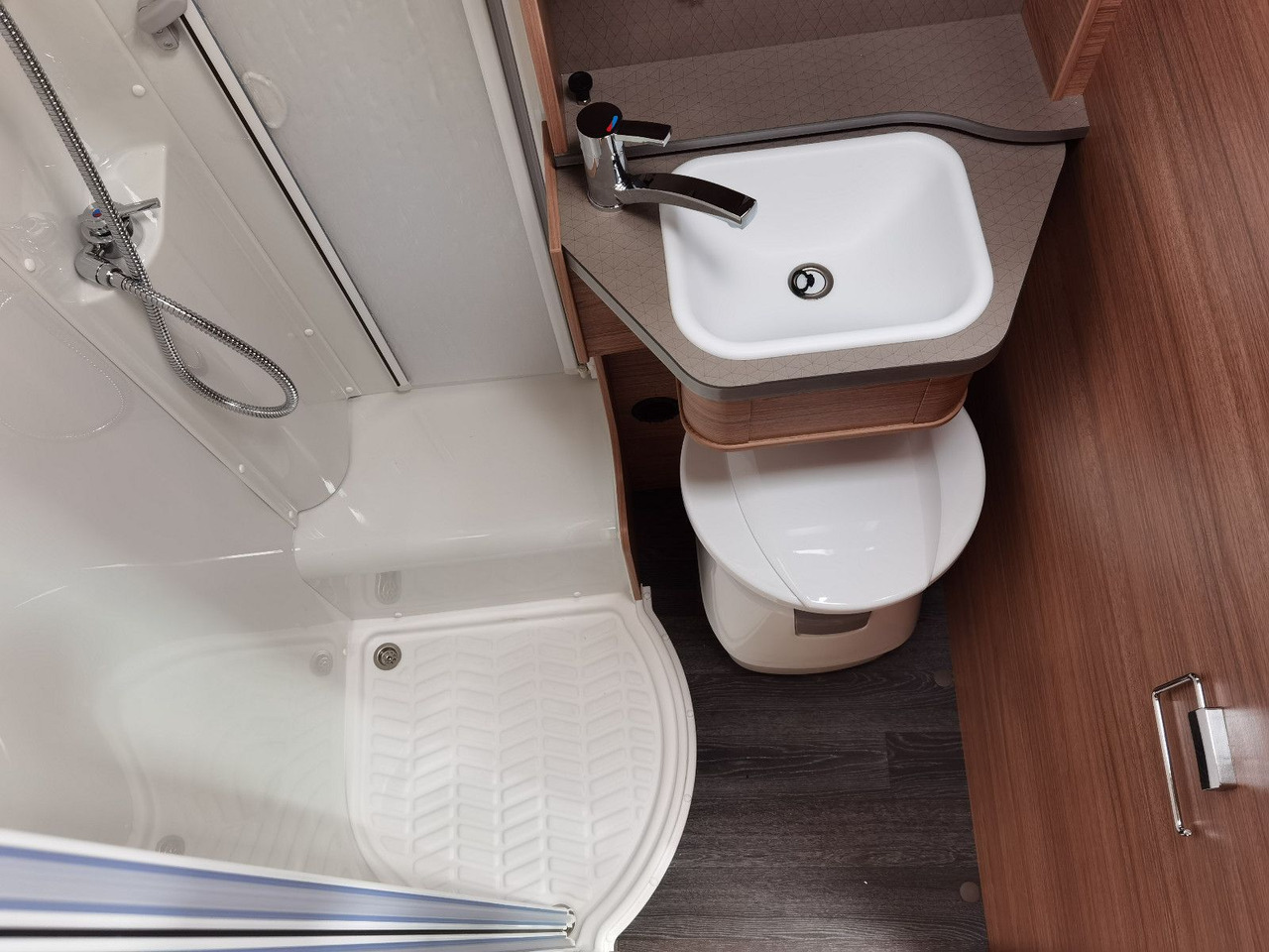 Weinsberg CARACOMPACT 640 MEG EDITION-PEPPER /-MODELL 2025 Weinsberg CARACOMPACT 640 MEG EDITION-PEPPER /-MODELL 2025 в лизинг Weinsberg CARACOMPACT 640 MEG EDITION-PEPPER /-MODELL 2025 Weinsberg CARACOMPACT 640 MEG EDITION-PEPPER /-MODELL 2025: фото 21