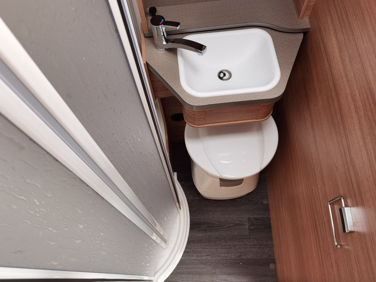 Weinsberg CARACOMPACT 640 MEG EDITION-PEPPER /-MODELL 2025 Weinsberg CARACOMPACT 640 MEG EDITION-PEPPER /-MODELL 2025 в лизинг Weinsberg CARACOMPACT 640 MEG EDITION-PEPPER /-MODELL 2025 Weinsberg CARACOMPACT 640 MEG EDITION-PEPPER /-MODELL 2025: фото 22