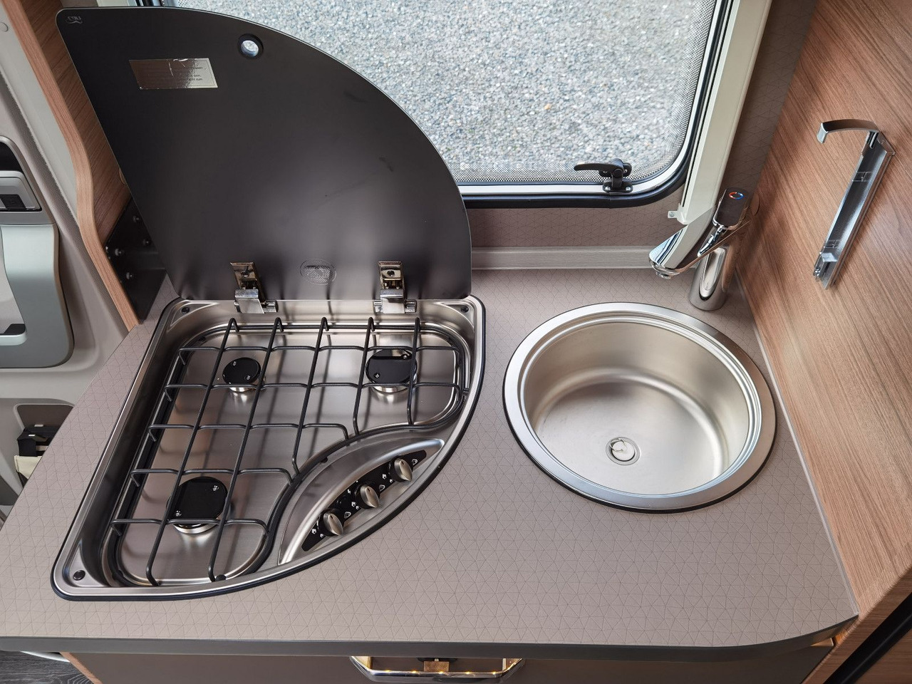 Weinsberg CARACOMPACT 640 MEG EDITION-PEPPER /-MODELL 2025 Weinsberg CARACOMPACT 640 MEG EDITION-PEPPER /-MODELL 2025 в лизинг Weinsberg CARACOMPACT 640 MEG EDITION-PEPPER /-MODELL 2025 Weinsberg CARACOMPACT 640 MEG EDITION-PEPPER /-MODELL 2025: фото 16