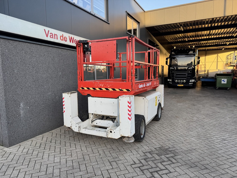 Genie GS 2668 RT Hoogwerker / Arbeitsbuhne 10mtr werkhoogte 4x4 kubota DIESEL 2010 - Ножничный подъемник: фото 3 Genie GS 2668 RT Hoogwerker / Arbeitsbuhne 10mtr werkhoogte 4x4 kubota DIESEL 2010 - Ножничный подъемник: фото 3