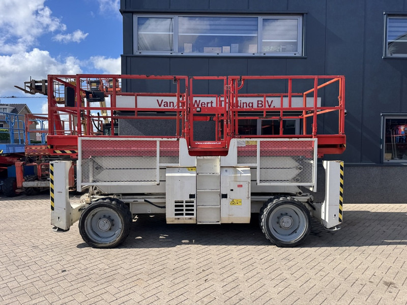 Genie GS 3390 RT Schaarhoogwerker / Scissor Lift / Arbeitsbuhne 12mtr werkhoogte 4x4 Deutz DIESEL 2013 - Ножничный подъемник: фото 1 Genie GS 3390 RT Schaarhoogwerker / Scissor Lift / Arbeitsbuhne 12mtr werkhoogte 4x4 Deutz DIESEL 2013 - Ножничный подъемник: фото 1