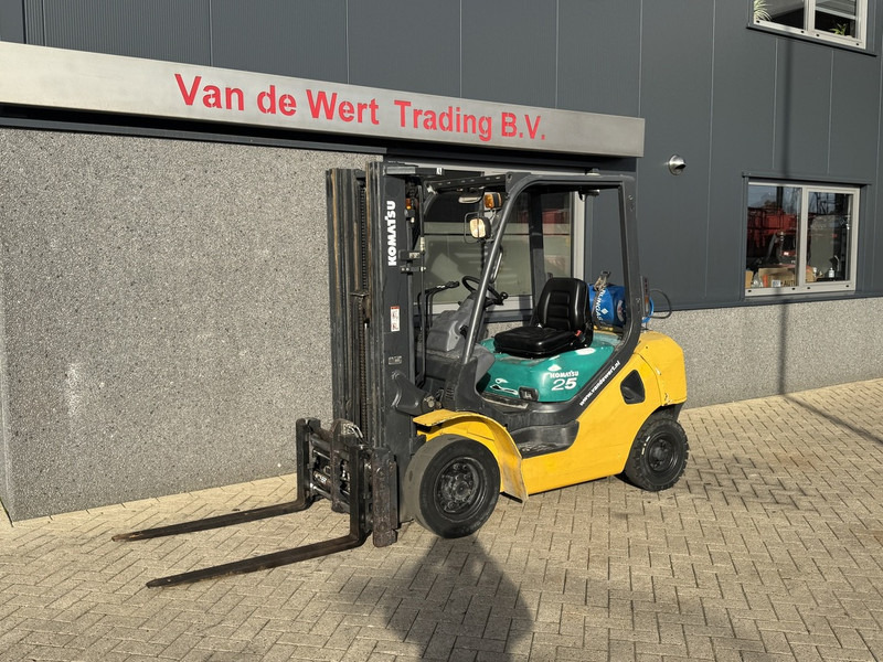 Komatsu FG25HT-16R Triplo 470 Freelift / Sideshift / Vorkversteller LPG 2008 - Газовый погрузчик: фото 3 Komatsu FG25HT-16R Triplo 470 Freelift / Sideshift / Vorkversteller LPG 2008 - Газовый погрузчик: фото 3