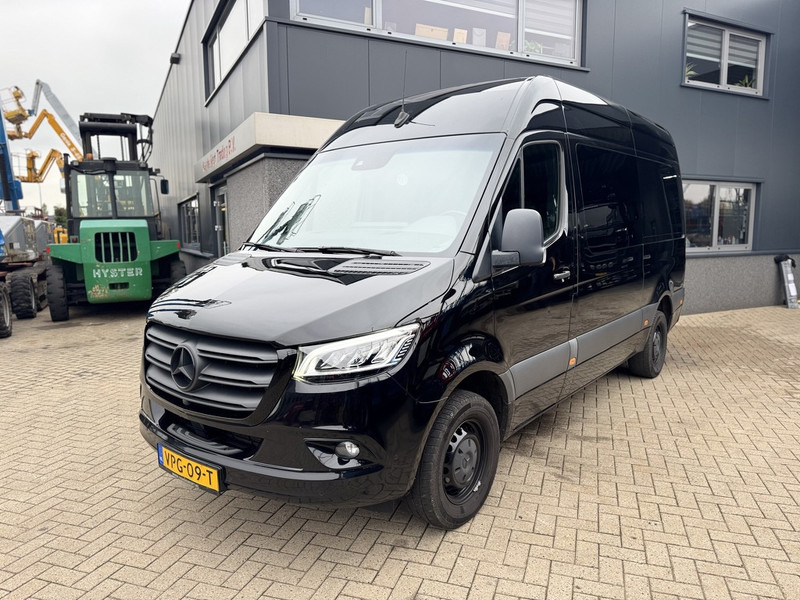 Mercedes-Benz 317 CDI L2H2 Dubbel Cabine 2022 LED - MBUX- Trekhaak - Geveerde Stoelen - All Season Banden - APK 2-2026 - Цельнометаллический фургон: фото 1 Mercedes-Benz 317 CDI L2H2 Dubbel Cabine 2022 LED - MBUX- Trekhaak - Geveerde Stoelen - All Season Banden - APK 2-2026 - Цельнометаллический фургон: фото 1