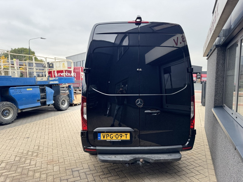Mercedes-Benz 317 CDI L2H2 Dubbel Cabine 2022 LED - MBUX- Trekhaak - Geveerde Stoelen - All Season Banden - APK 2-2026 - Цельнометаллический фургон: фото 5 Mercedes-Benz 317 CDI L2H2 Dubbel Cabine 2022 LED - MBUX- Trekhaak - Geveerde Stoelen - All Season Banden - APK 2-2026 - Цельнометаллический фургон: фото 5