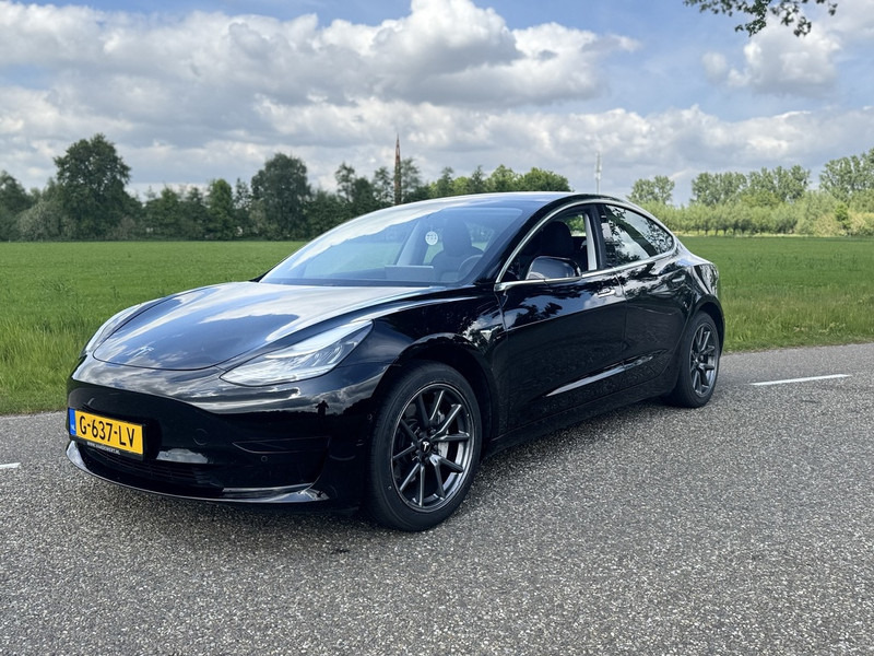 Tesla Model 3 - Седан: фото 1 Tesla Model 3 - Седан: фото 1