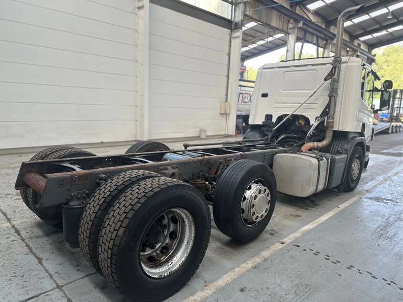 Scania P230 6X2 / Essieu relevable directionnel / Stuurbare liftas / Steerable lift axle / RETARDER / 481205 - Грузовик-шасси: фото 4 Scania P230 6X2 / Essieu relevable directionnel / Stuurbare liftas / Steerable lift axle / RETARDER / 481205 - Грузовик-шасси: фото 4