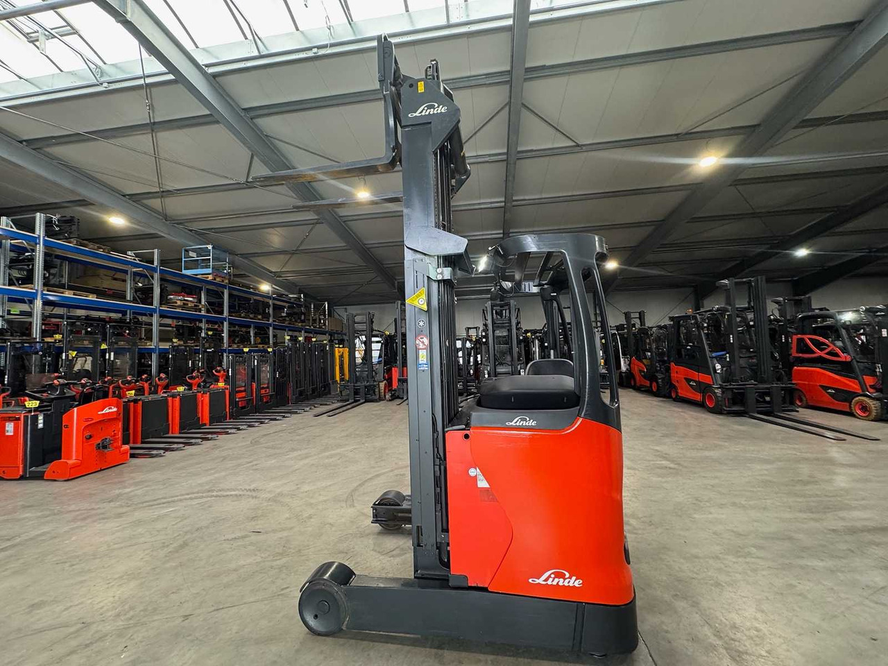 04/2019 SERVICE + UVV 11/2026 LINDE R16 1,600KG TRIPLEX 505CM RAVAS SCALES ELECTRIC FORKLIFT REACH TRUCK 3,671 HOURS - Вилочный погрузчик: фото 1 04/2019 SERVICE + UVV 11/2026 LINDE R16 1,600KG TRIPLEX 505CM RAVAS SCALES ELECTRIC FORKLIFT REACH TRUCK 3,671 HOURS - Вилочный погрузчик: фото 1
