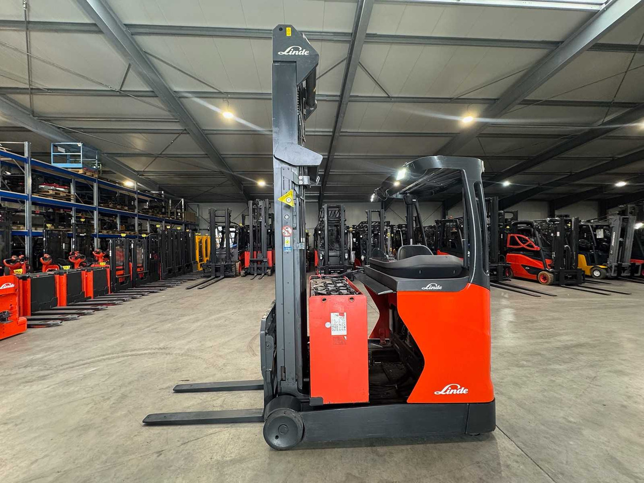 04/2019 SERVICE + UVV 11/2026 LINDE R16 1,600KG TRIPLEX 505CM RAVAS SCALES ELECTRIC FORKLIFT REACH TRUCK 3,671 HOURS - Вилочный погрузчик: фото 5 04/2019 SERVICE + UVV 11/2026 LINDE R16 1,600KG TRIPLEX 505CM RAVAS SCALES ELECTRIC FORKLIFT REACH TRUCK 3,671 HOURS - Вилочный погрузчик: фото 5