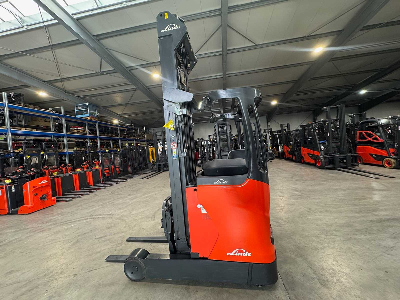 04/2019 SERVICE + UVV 11/2026 LINDE R16 1,600KG TRIPLEX 505CM RAVAS SCALES ELECTRIC FORKLIFT REACH TRUCK 3,671 HOURS - Вилочный погрузчик: фото 3 04/2019 SERVICE + UVV 11/2026 LINDE R16 1,600KG TRIPLEX 505CM RAVAS SCALES ELECTRIC FORKLIFT REACH TRUCK 3,671 HOURS - Вилочный погрузчик: фото 3