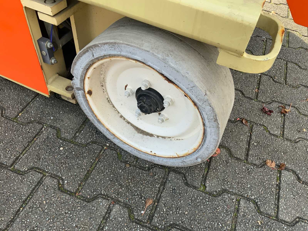 2001 JLG 3246-E2 SCISSOR LIFT - Подъёмник: фото 5 2001 JLG 3246-E2 SCISSOR LIFT - Подъёмник: фото 5