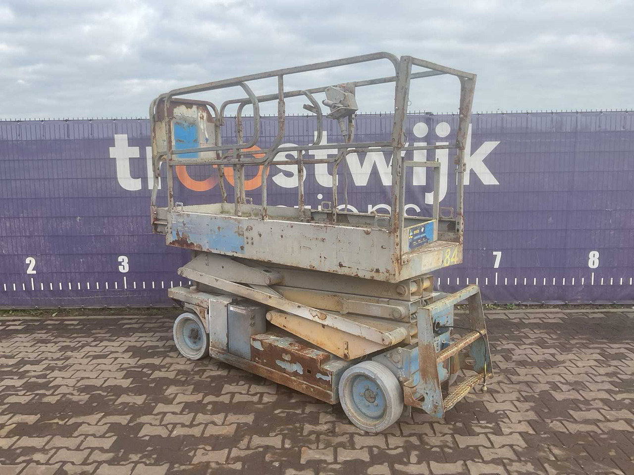 2005 - MEC - 2633ES - SCISSOR LIFT - Подъёмник: фото 4 2005 - MEC - 2633ES - SCISSOR LIFT - Подъёмник: фото 4