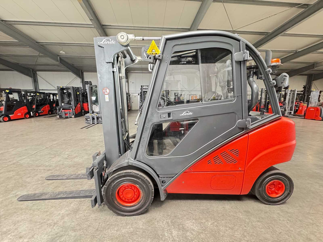 2010 S+UVV 06/26 LINDE H30D 3.+4.VALVE TRIPLEX 466CM DIESEL FORKLIFT 12.073 HOURS - Вилочный погрузчик: фото 1 2010 S+UVV 06/26 LINDE H30D 3.+4.VALVE TRIPLEX 466CM DIESEL FORKLIFT 12.073 HOURS - Вилочный погрузчик: фото 1