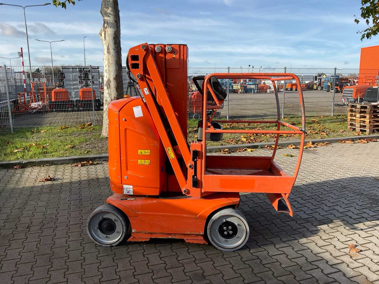 2014 JLG TOUCAN 8E PASSENGER LIFT - Подъёмник: фото 5 2014 JLG TOUCAN 8E PASSENGER LIFT - Подъёмник: фото 5