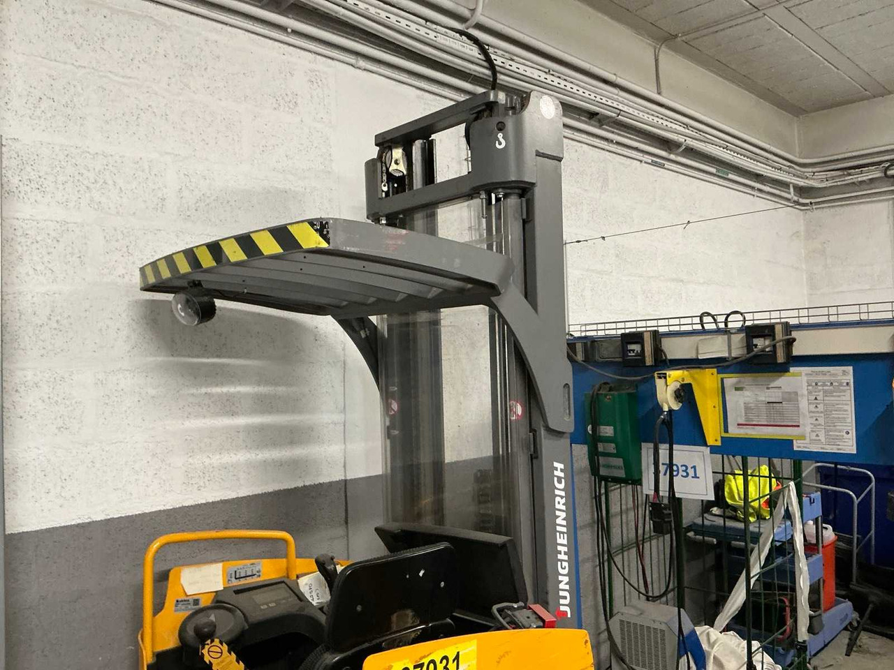 2016 JUNGHEINRICH ESC 316Z FORKLIFT - Вилочный погрузчик: фото 2 2016 JUNGHEINRICH ESC 316Z FORKLIFT - Вилочный погрузчик: фото 2