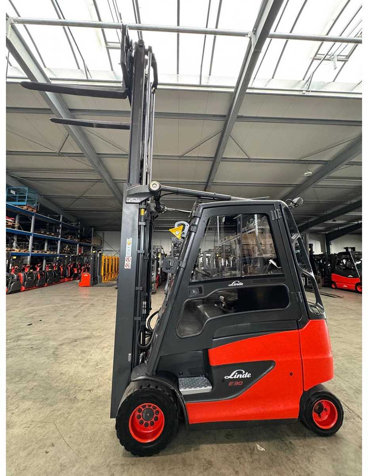 2017 SERVICE + UVV 09/2026 LINDE E30 3.000KG DUPLEX FREE LIFT 3RD + 4TH VALVE ELECTRIC FORKLIFT CAMERA - Вилочный погрузчик: фото 3 2017 SERVICE + UVV 09/2026 LINDE E30 3.000KG DUPLEX FREE LIFT 3RD + 4TH VALVE ELECTRIC FORKLIFT CAMERA - Вилочный погрузчик: фото 3