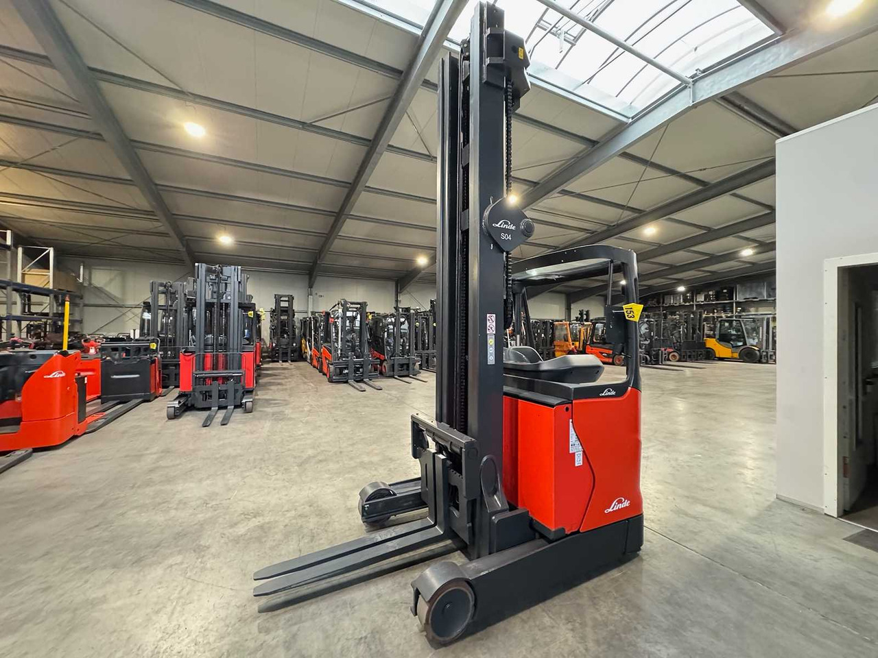 2019 SERVICE + UVV 08/2026 LINDE R16HD EVO TRIPLEX 905CM ELECTRIC FORKLIFT 10,525 HOURS - Вилочный погрузчик: фото 1 2019 SERVICE + UVV 08/2026 LINDE R16HD EVO TRIPLEX 905CM ELECTRIC FORKLIFT 10,525 HOURS - Вилочный погрузчик: фото 1