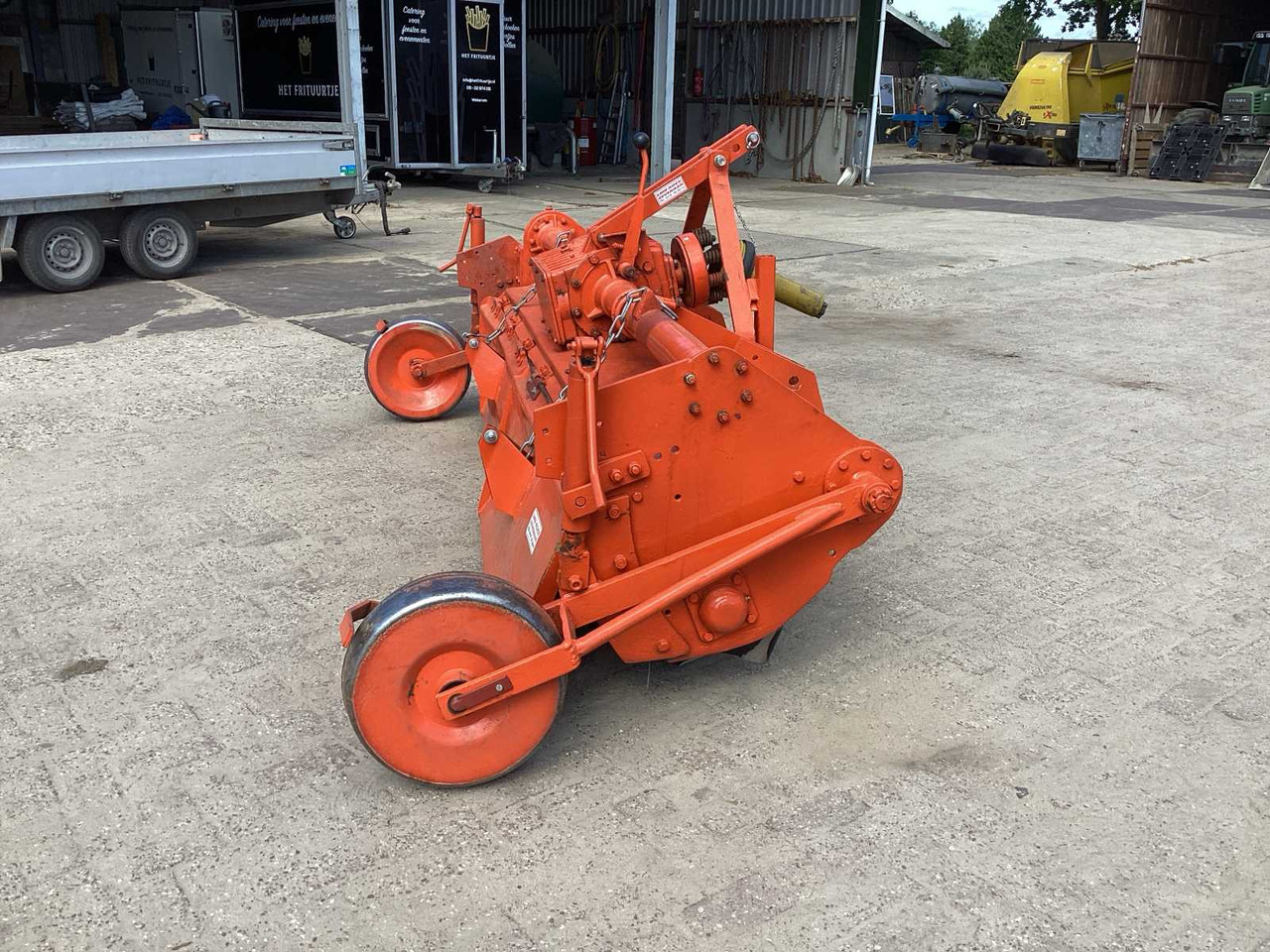 Agrator Mr2550c - Почвофреза: фото 3 Agrator Mr2550c - Почвофреза: фото 3