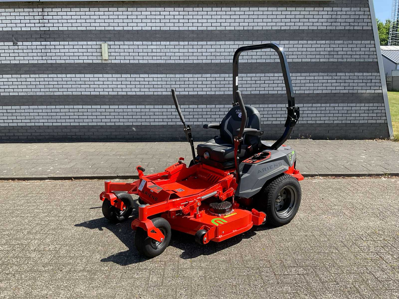 Ariens Zenith E48 - Газонокосилка: фото 1 Ariens Zenith E48 - Газонокосилка: фото 1