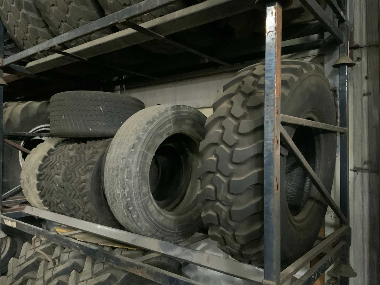 Batch of tyres (approx. 45 pieces) - Шины и диски для Тракторов: фото 4 Batch of tyres (approx. 45 pieces) - Шины и диски для Тракторов: фото 4