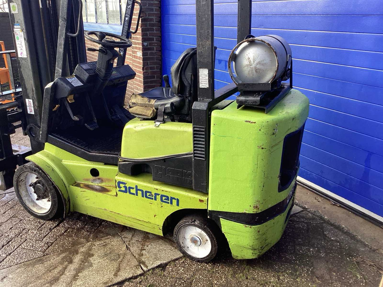 CLARK - 1999 - CGC30 - FORKLIFT 7300 MM - Вилочный погрузчик: фото 4 CLARK - 1999 - CGC30 - FORKLIFT 7300 MM - Вилочный погрузчик: фото 4