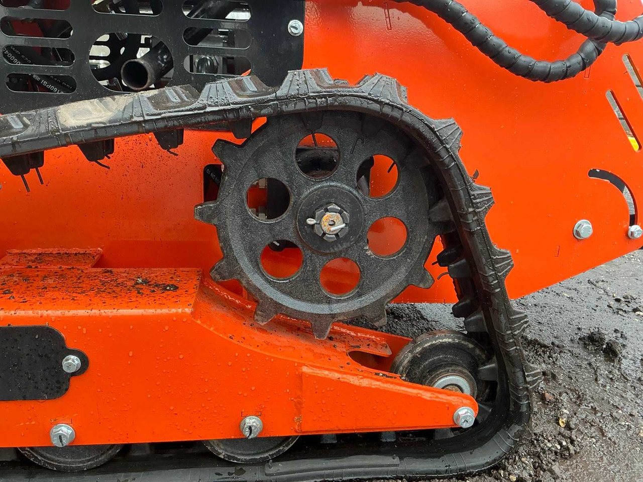 Мини-погрузчик с бортовым поворотом Captok 36C: фото 11