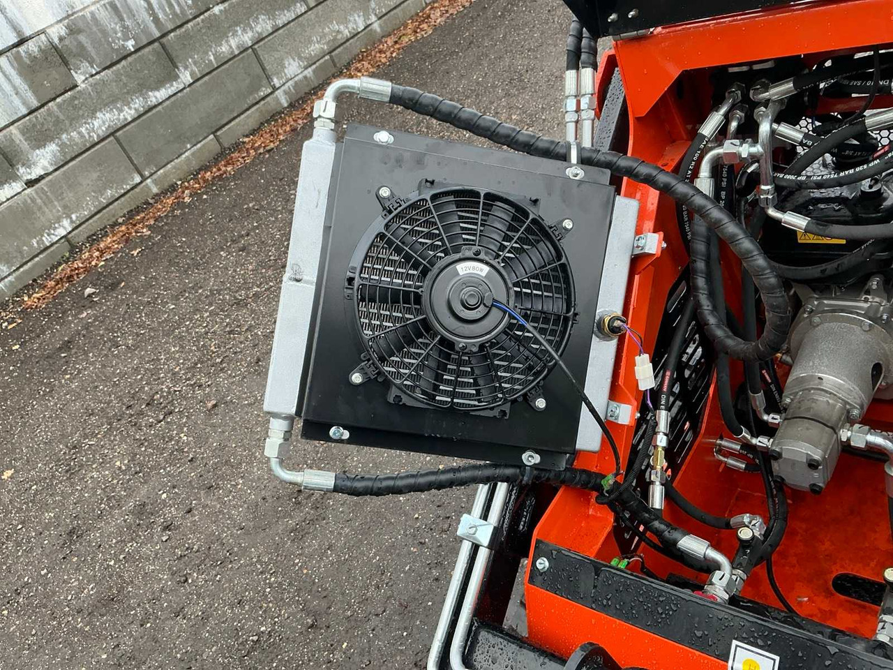 Мини-погрузчик с бортовым поворотом Captok 36C: фото 23