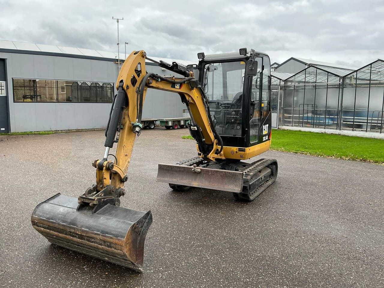 Caterpillar 302.4D - Мини-экскаватор: фото 1 Caterpillar 302.4D - Мини-экскаватор: фото 1